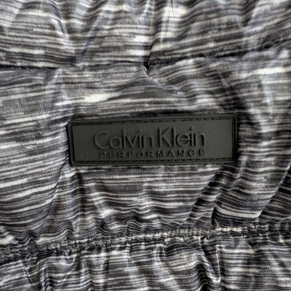 Calvin Klein Performance Women's Puffer Vest Size Medium Gray/White - Picture 7 of 8